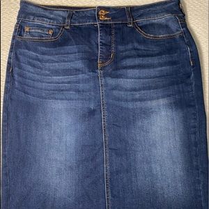 Midi denim skirt